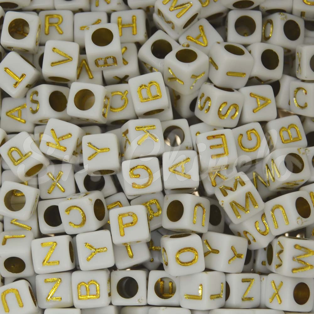 Miçanga Plástica, Letras Aleatórias, Quadrado 07mm, Branco/Dourado
