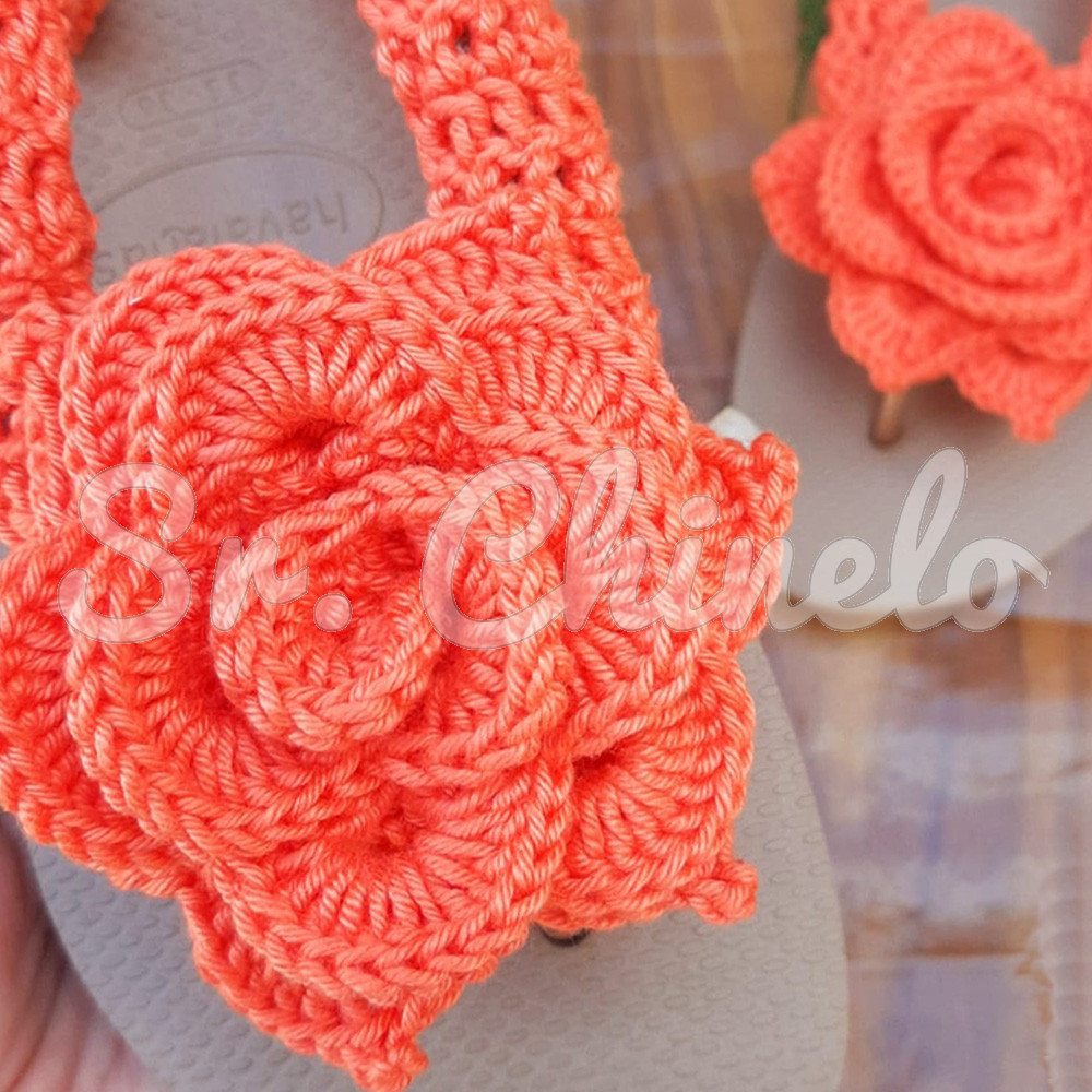 Chinelo com Flor Laranja Crochê - Tatiana Saturnino