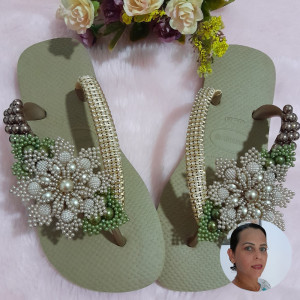 Chinelo Flor Pérolas Craqueladas - Jamille Custódio